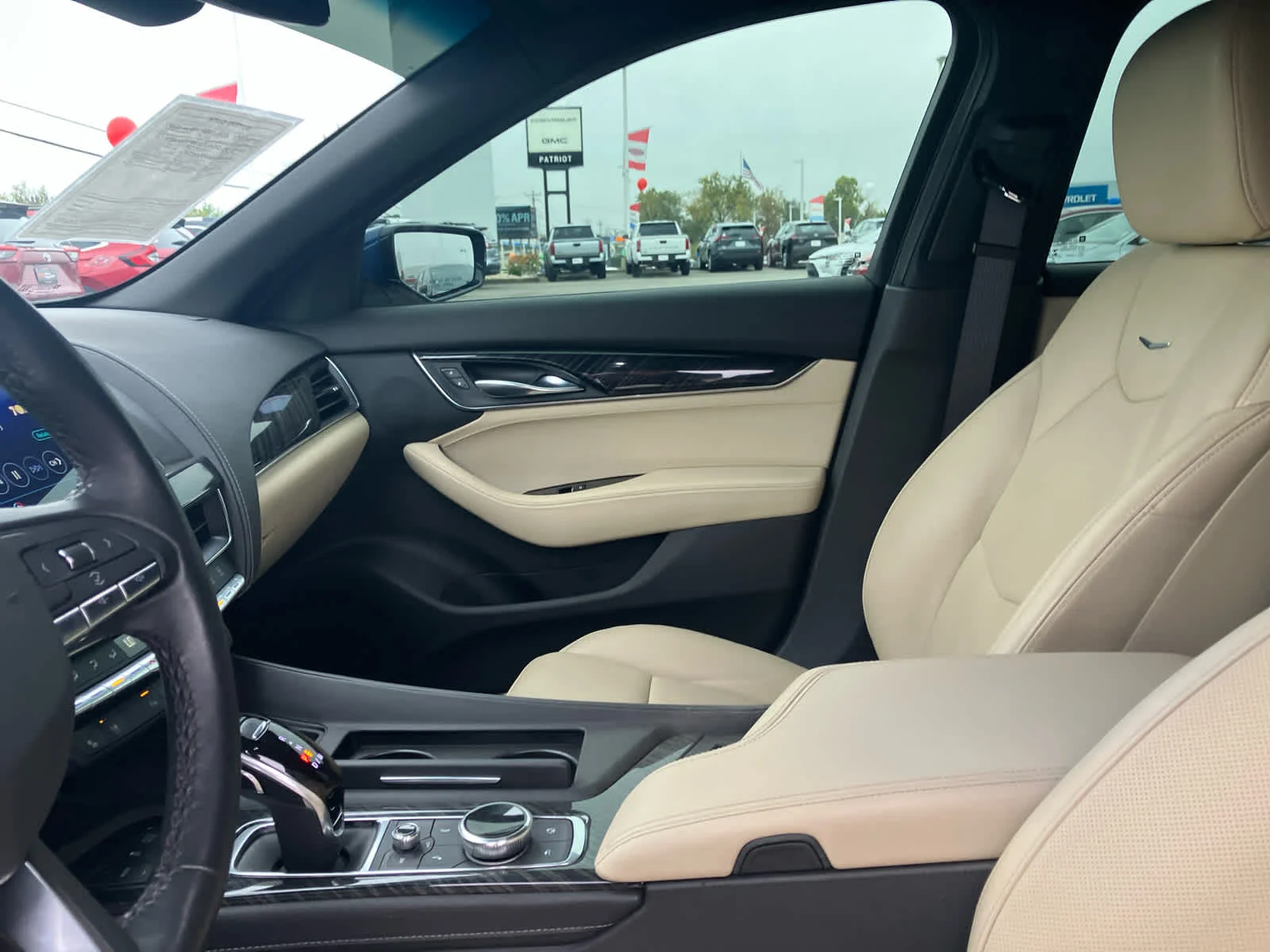 Used 2022 Wave Metallic Cadillac Premium Luxury image 10