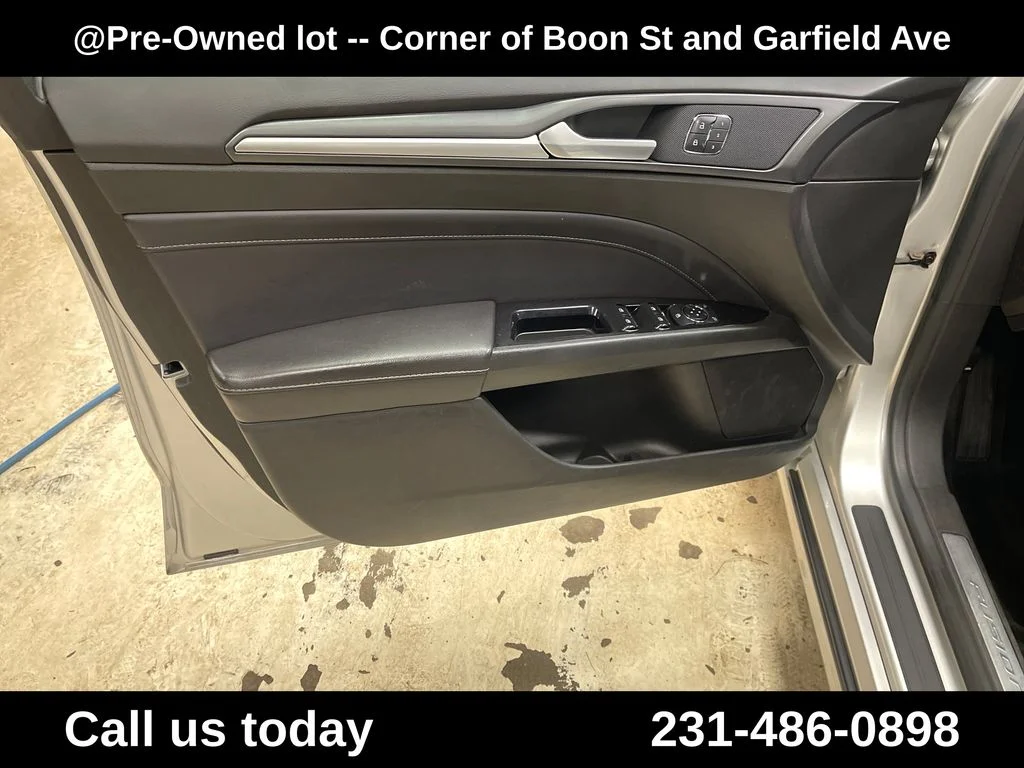 Used 2014 Silver Ford Titanium image 15