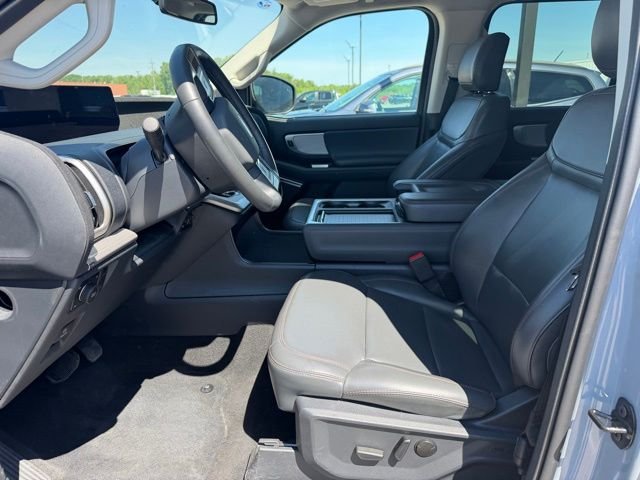 Used 2025 Gray Ford Active image 4