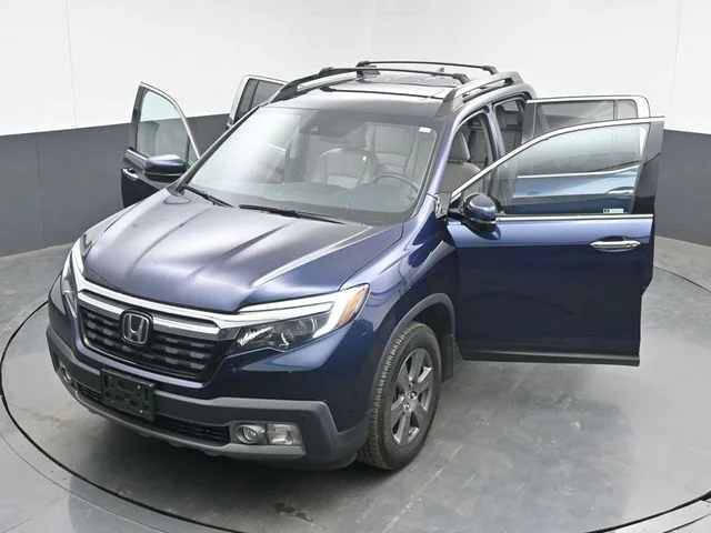 Used 2020 Obsidian Blue Pearl Honda RTL-E image 51