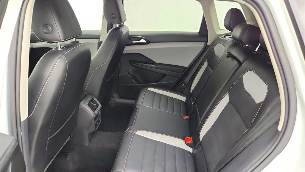 Used 2022 Pure White Volkswagen SEL 4MOTION w/ Power Panoramic Sunroof image 22