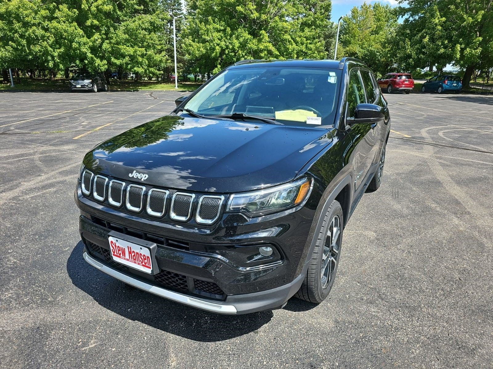 Used 2022 Diamond Black Crystal Pearlcoat Jeep Limited image 2