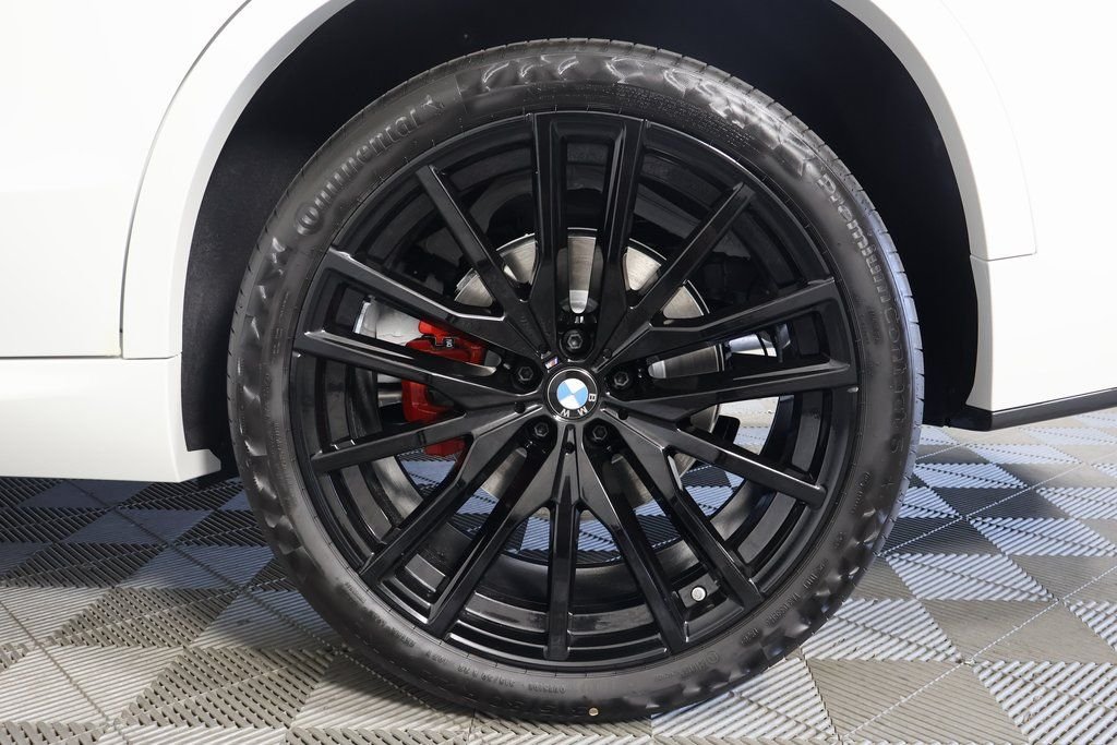 New 2026 Alpine White BMW xDrive40i image 10