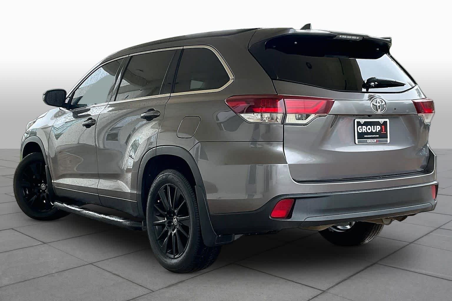 Used 2019 Predawn Gray Mica Toyota SE image 10