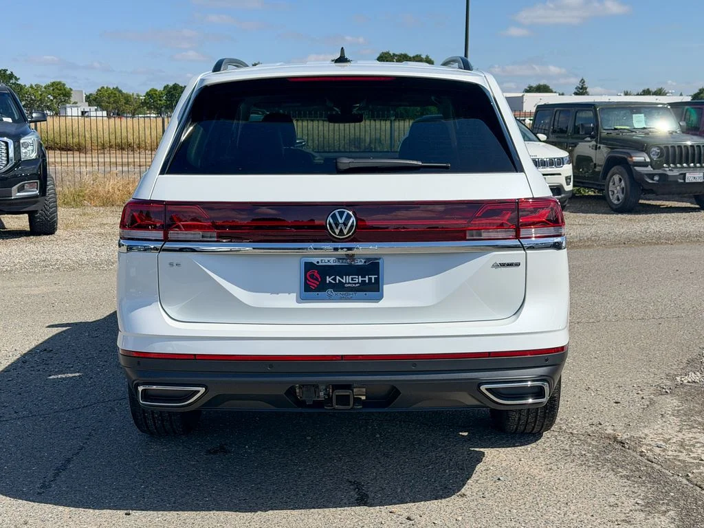 New 2026  Volkswagen SE w/Technology image 9