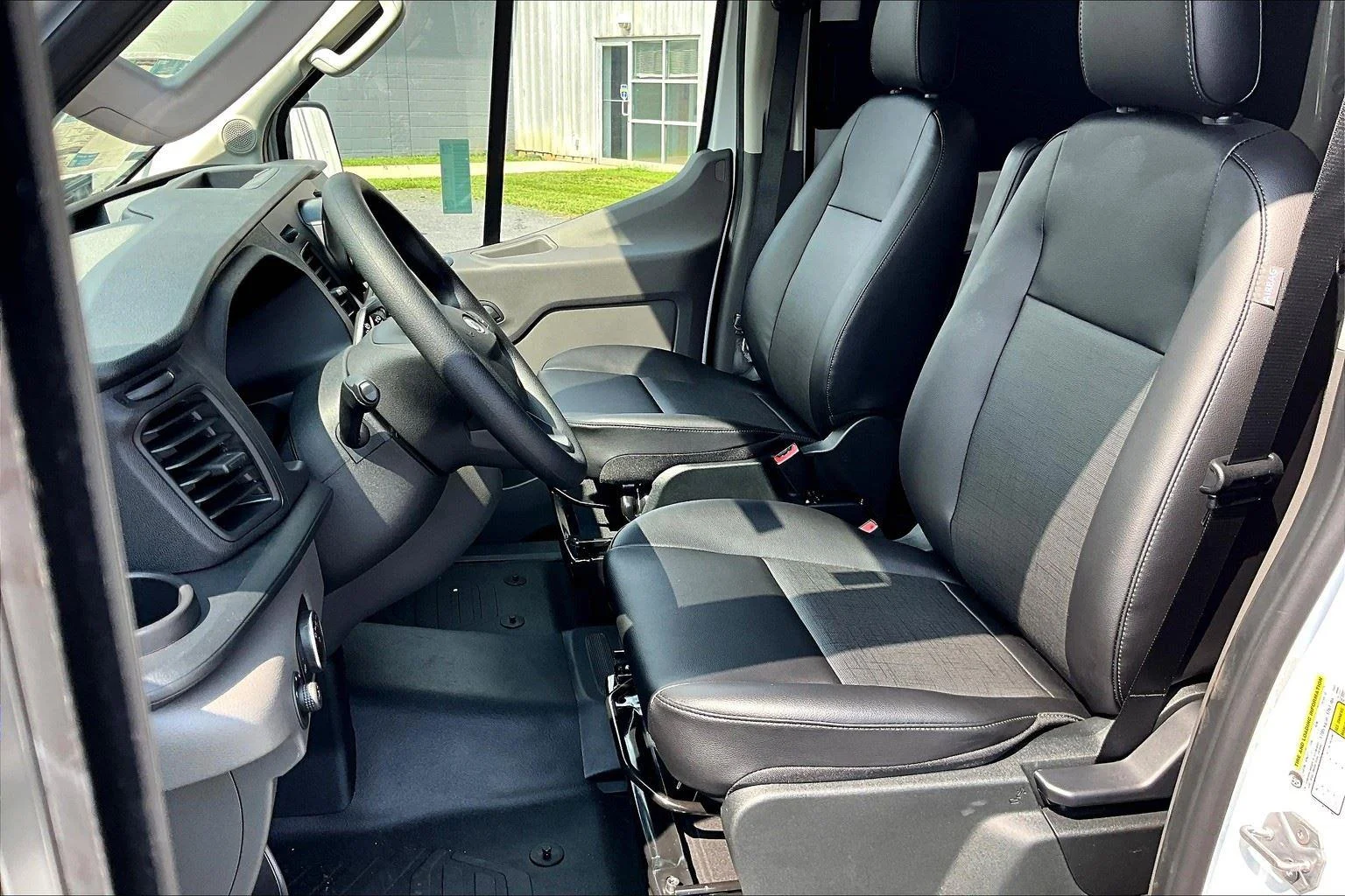 2025 Ford Transit Van Base - Photo 9