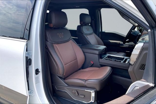 New 2026 Star White Metallic Tri-Coat Ford F-250® King Ranch® image 33