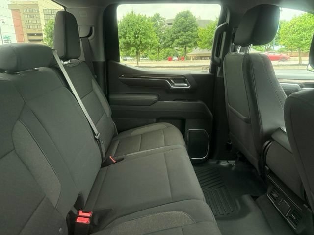 Used 2025 Summit White Chevrolet LT image 6