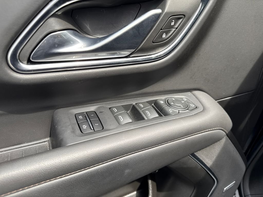 Used 2024 Black Chevrolet High Country image 14