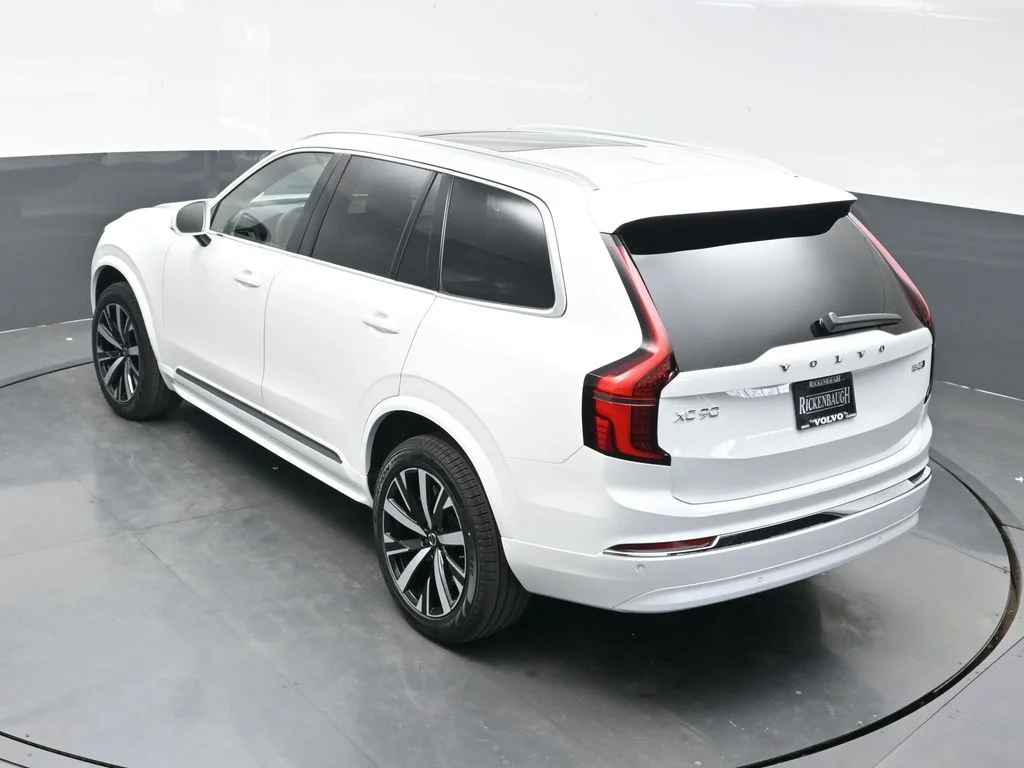 Used 2026 Crystal White Volvo Core image 38