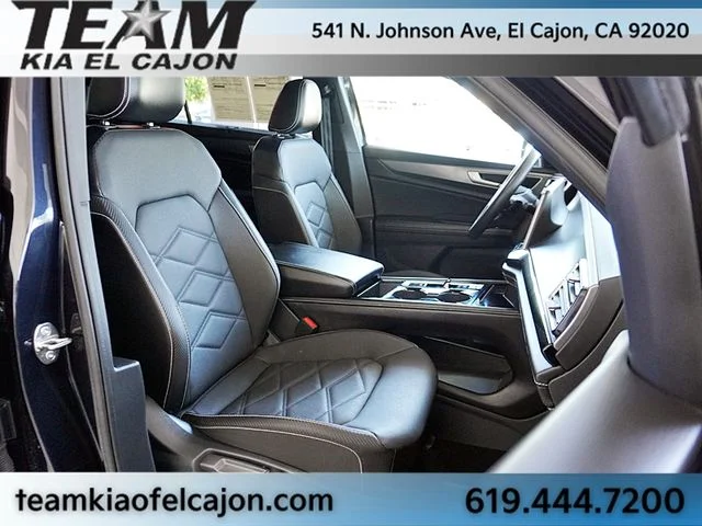 Used 2024  Volkswagen 2.0T SE w/Technology image 12