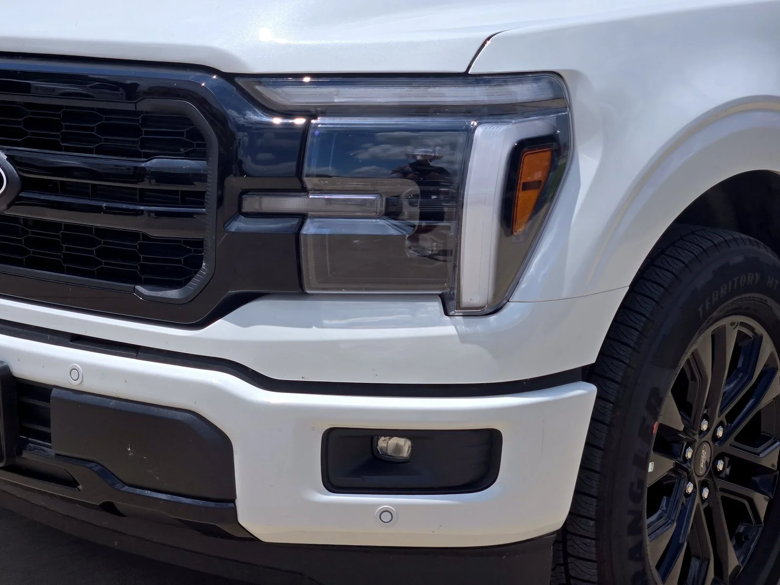 New 2026 Star White Metallic Tri-Coat Ford Lariat® image 5