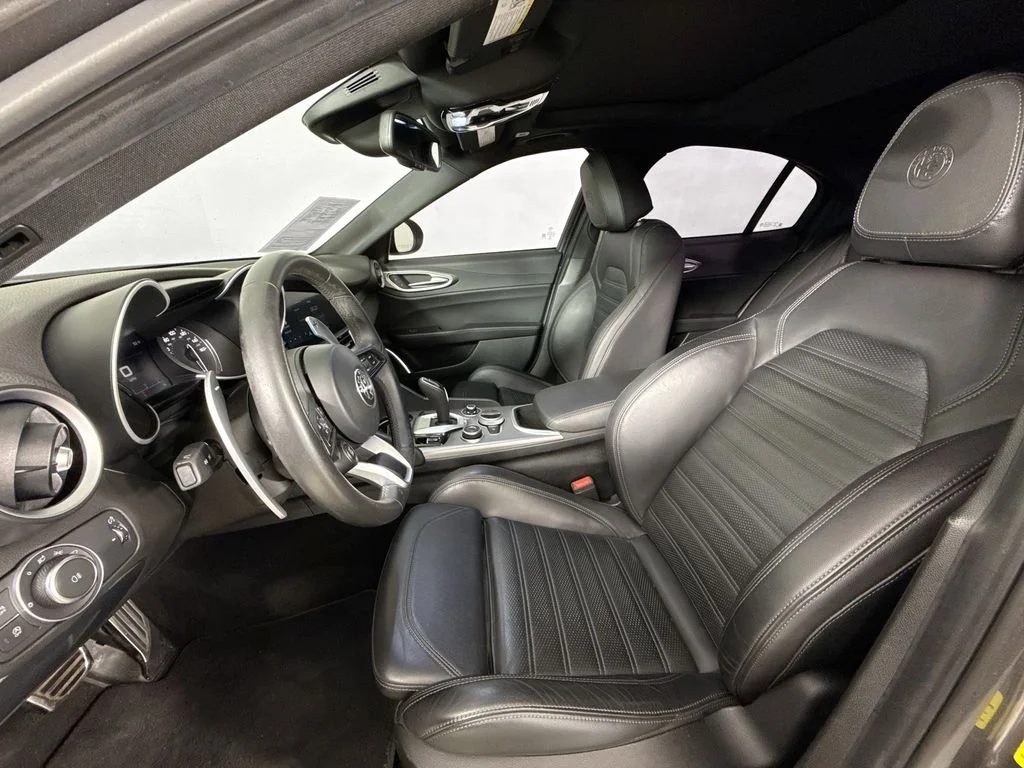 Used 2023 Gray Alfa Romeo Veloce image 19