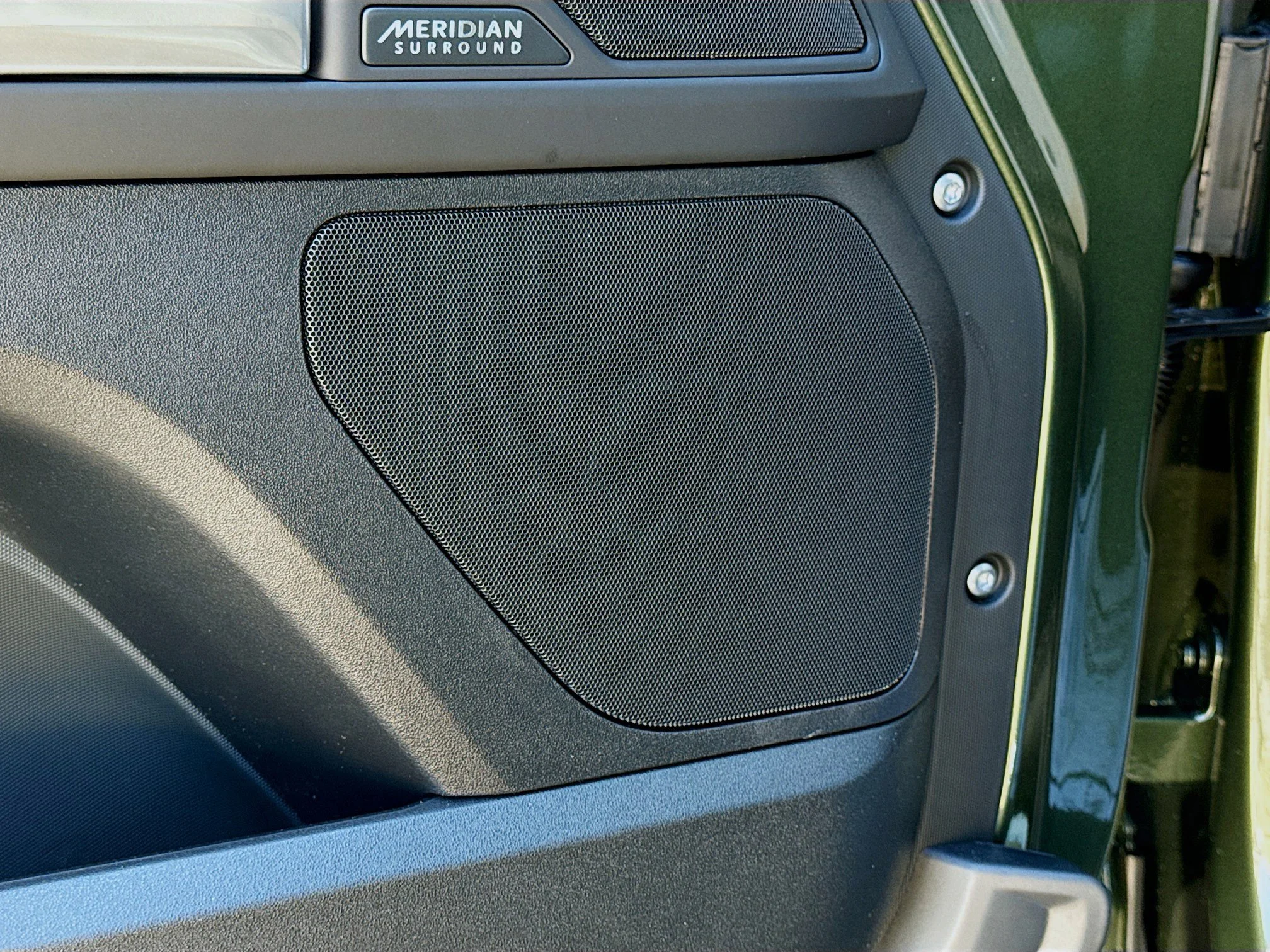 New 2026 Woolstone Green Metallic Land Rover X-Dynamic SE image 23