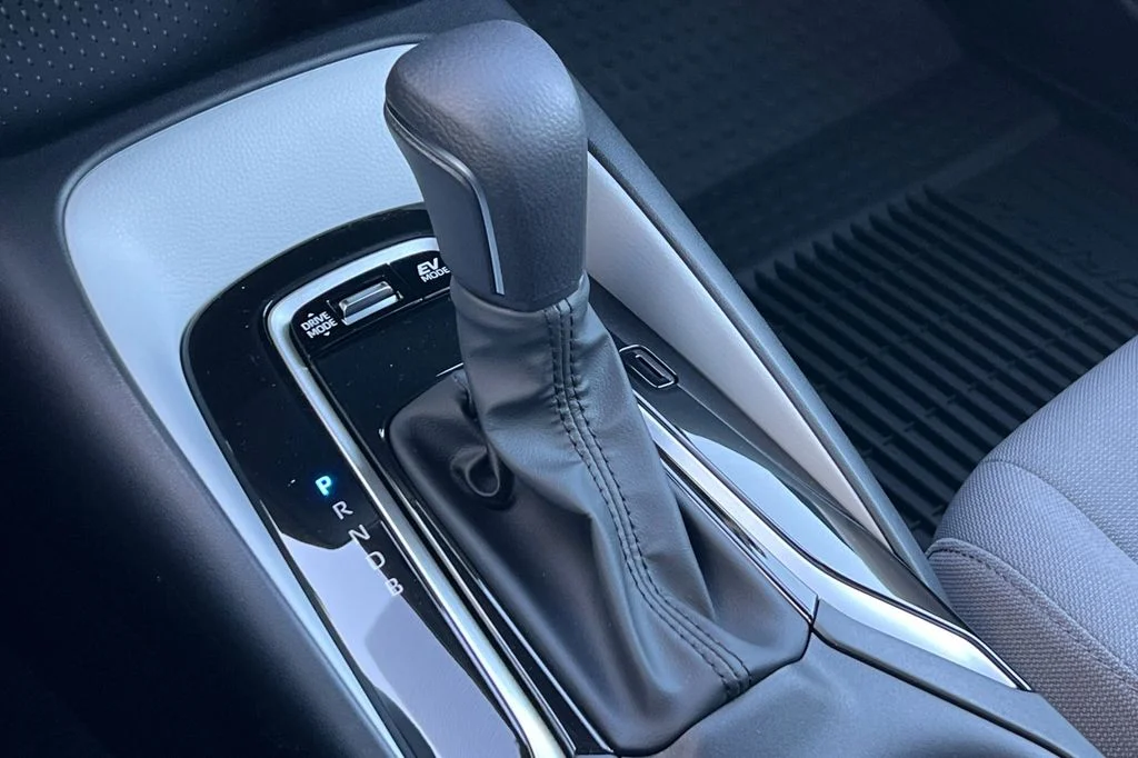 New 2026 Wind Chill Pearl Toyota Hybrid SE image 20