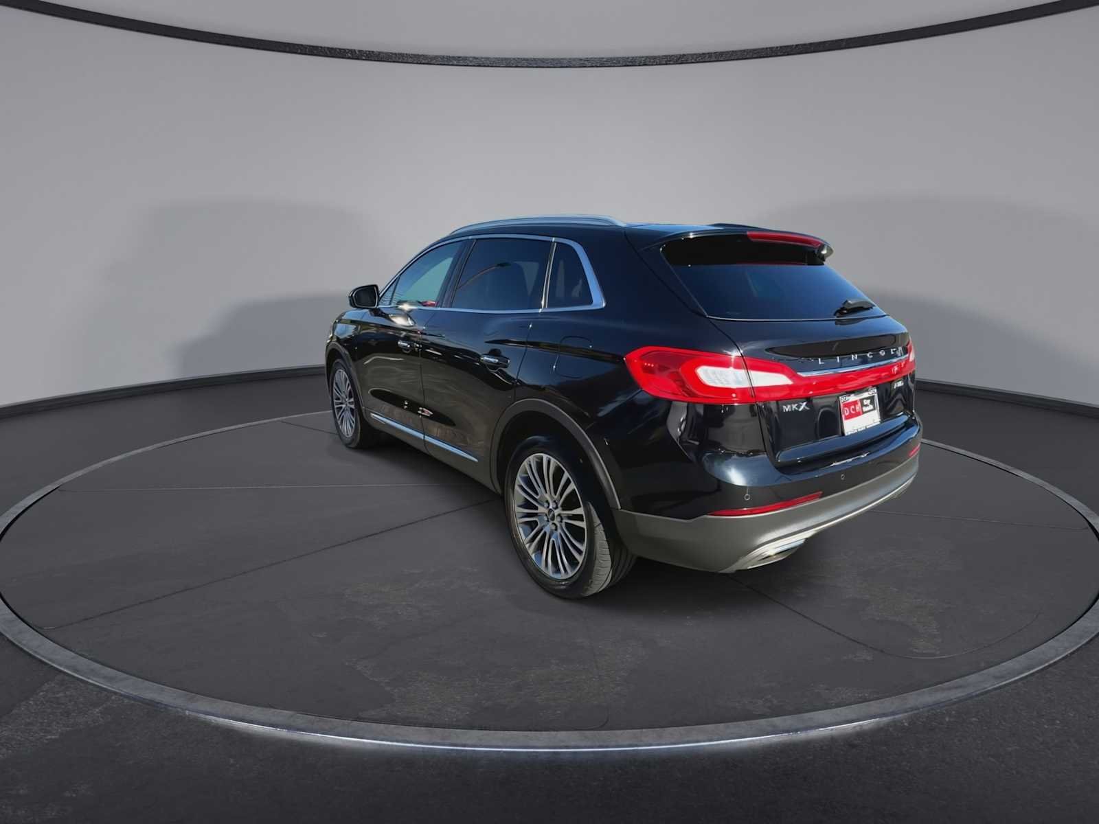 Used 2018 Black Velvet Lincoln Reserve image 6