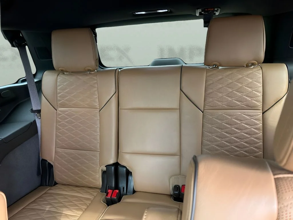 Used 2022 White Cadillac Premium Luxury image 14
