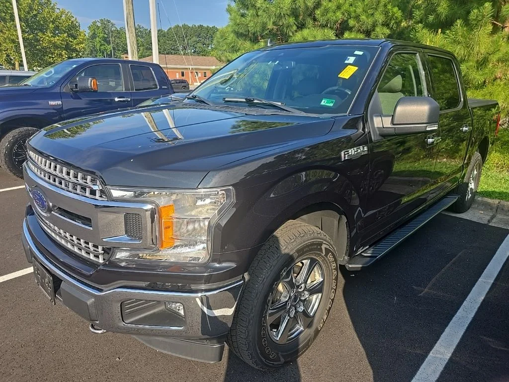 Used 2020 Black Ford XLT image 2