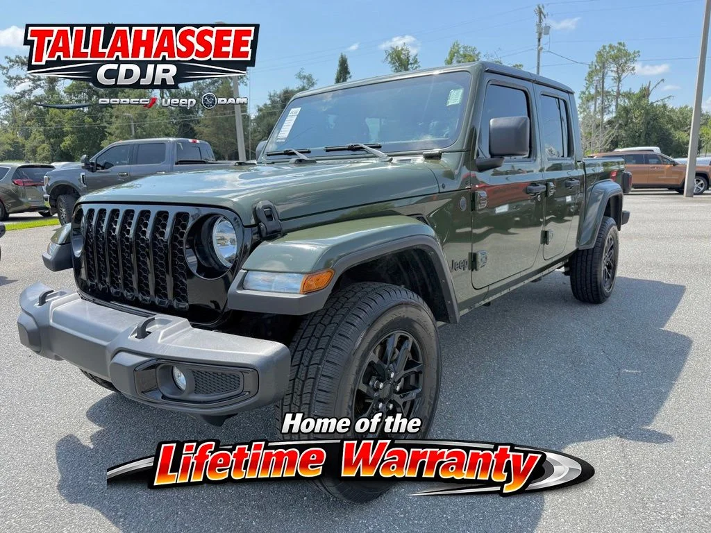 Used 2022 Green Clearcoat Jeep Sport image 9
