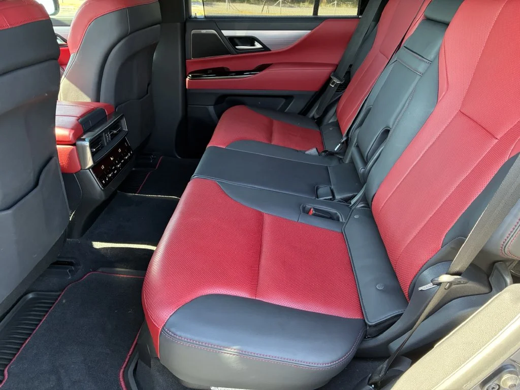 Used 2024  Lexus 600 F SPORT image 17