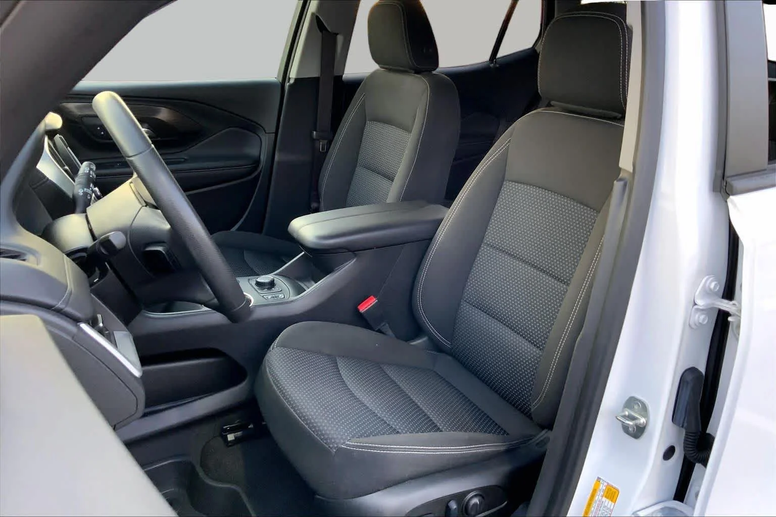 Used 2022 Summit White GMC SLE image 8