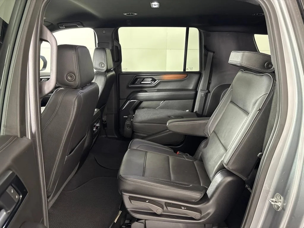 Used 2025 Sterling Metallic GMC Denali image 32