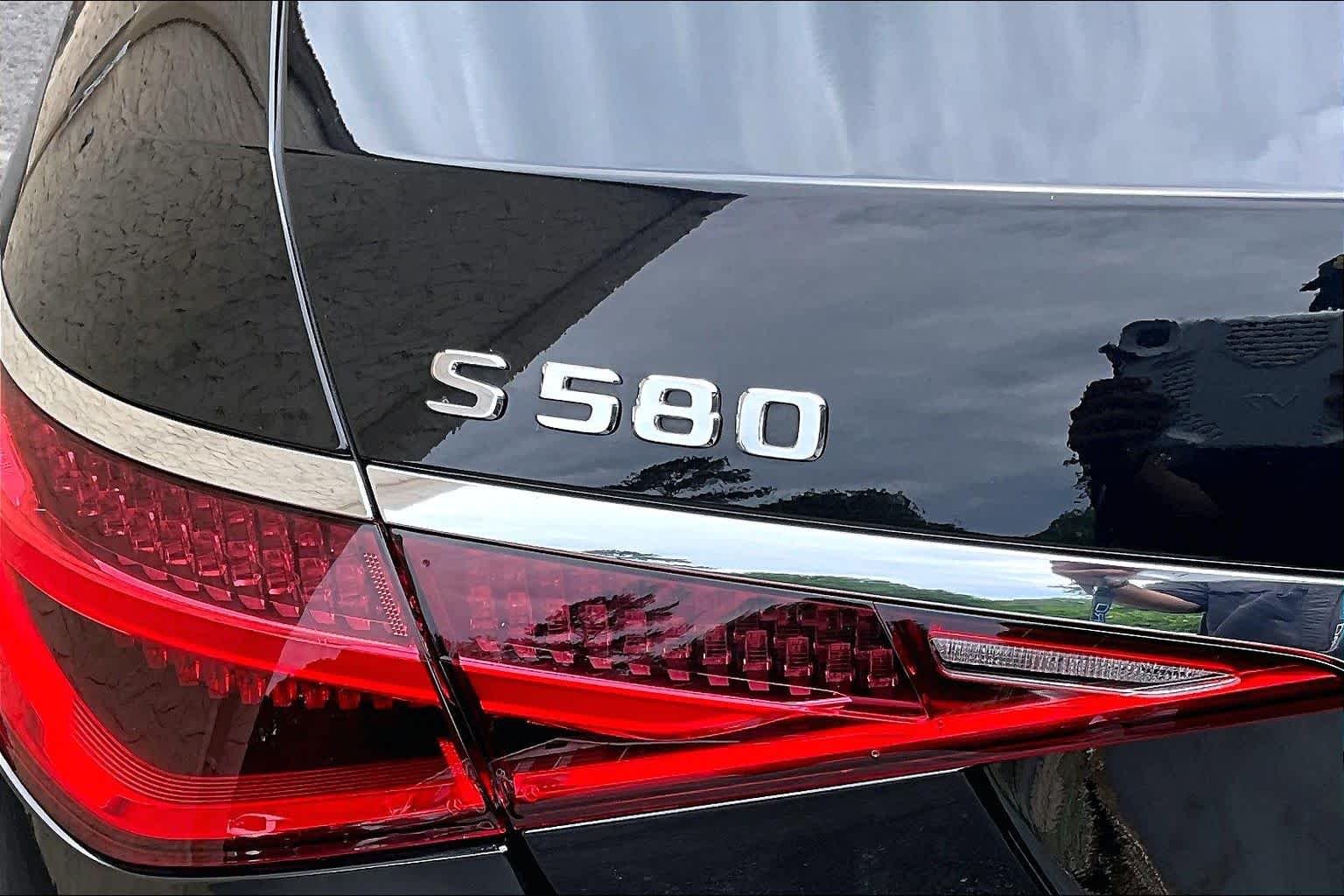 Used 2023 Obsidian Black Mercedes-Benz S 580 image 10