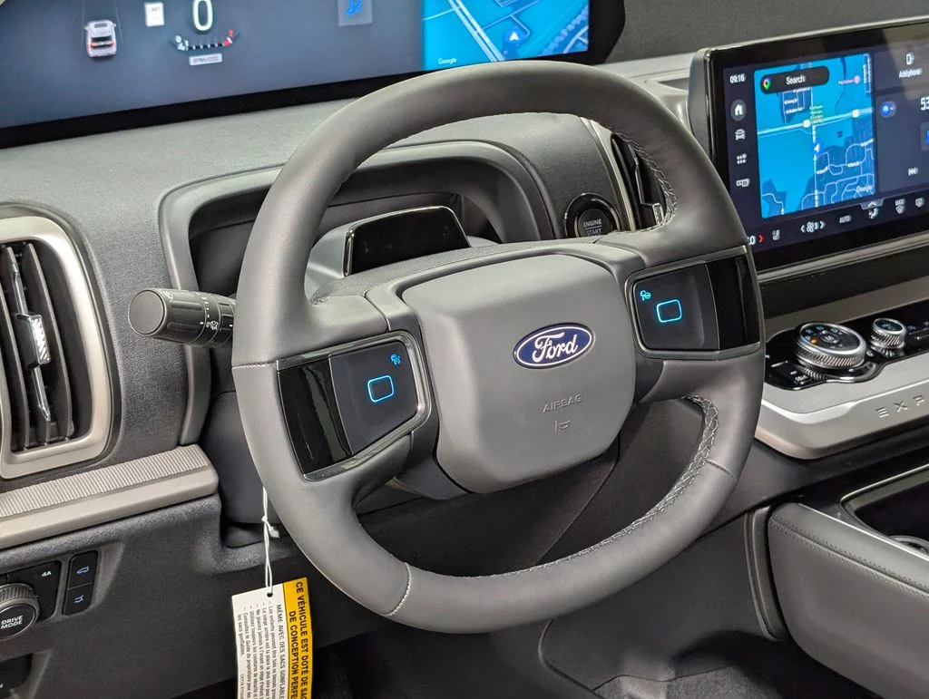 New 2027 Glacier Gray Metallic Tri-Coat Ford Active image 9