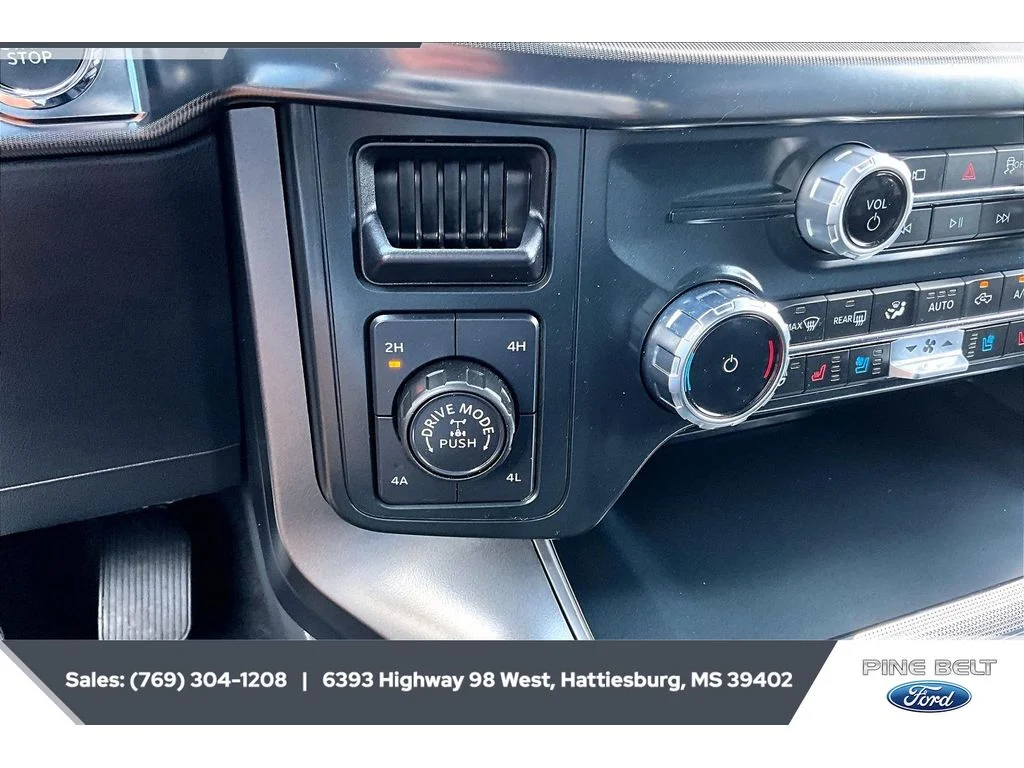Used 2025 GRAY Ford Lariat image 22