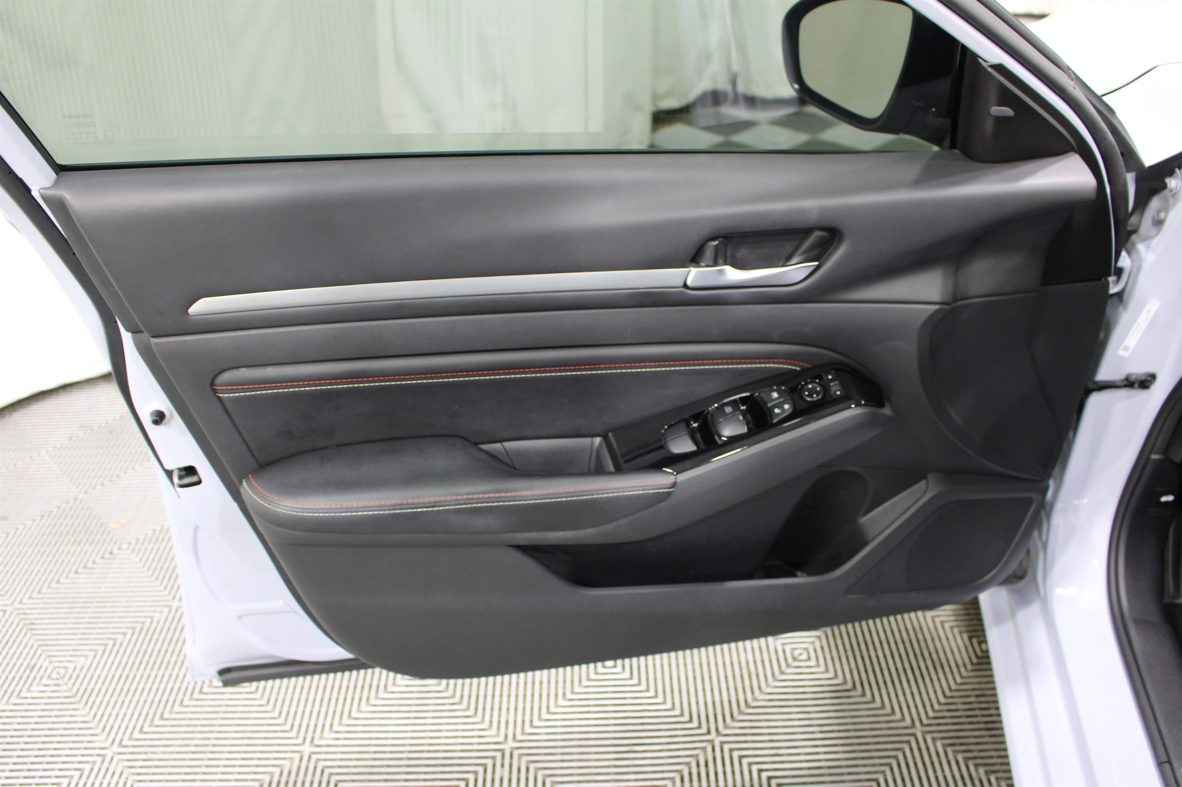 2023 Nissan Altima SR - Photo 6