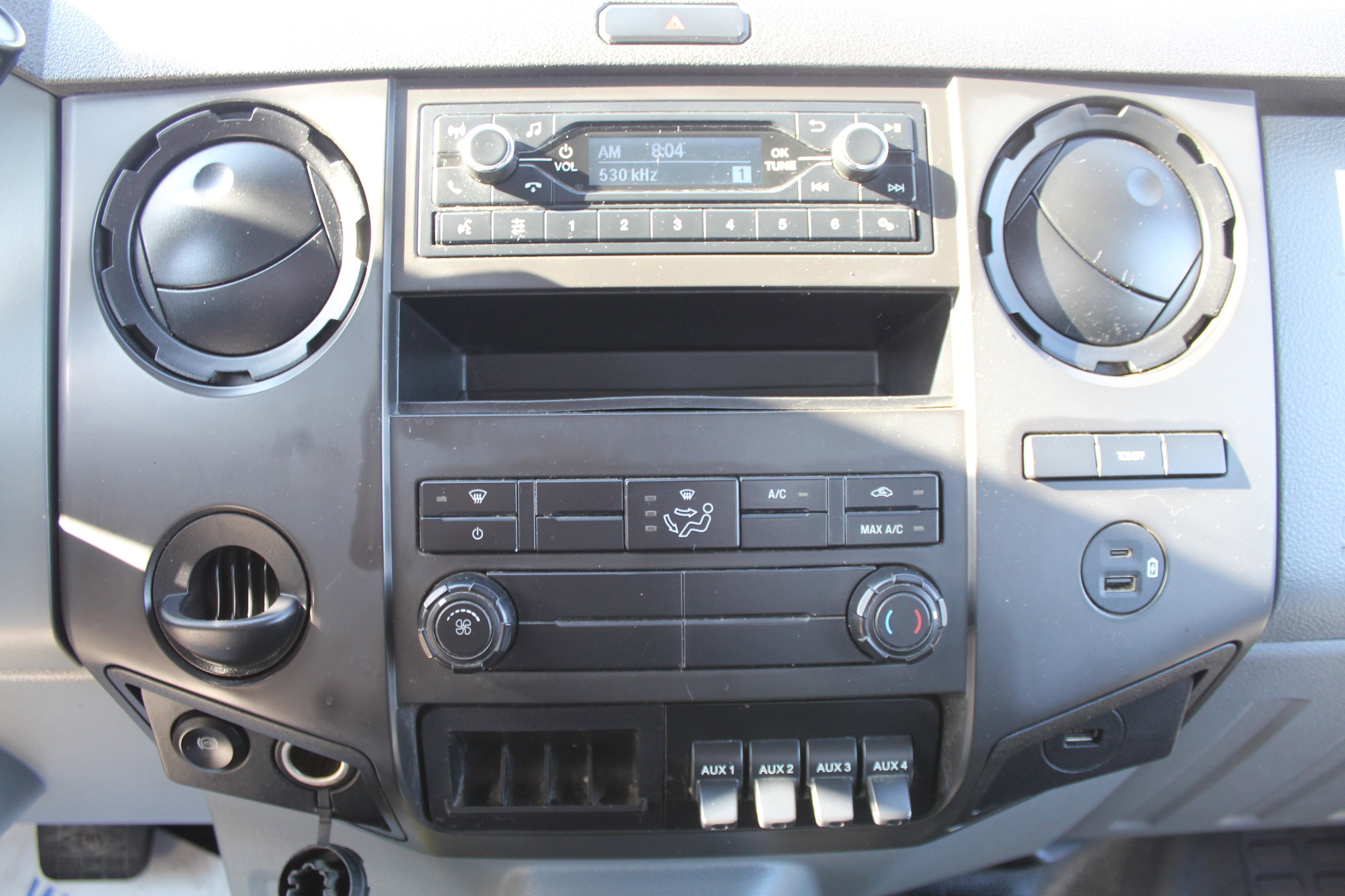 2021 Ford F-650 - Photo 11