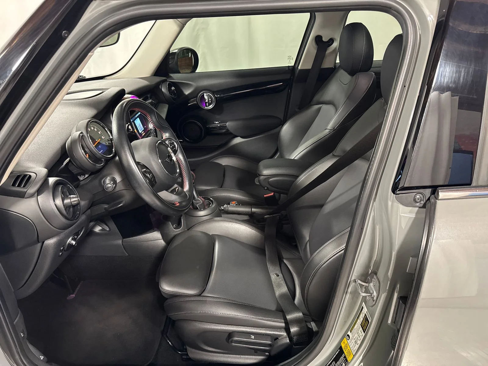 Used 2019 Gray Metallic MINI Signature image 3