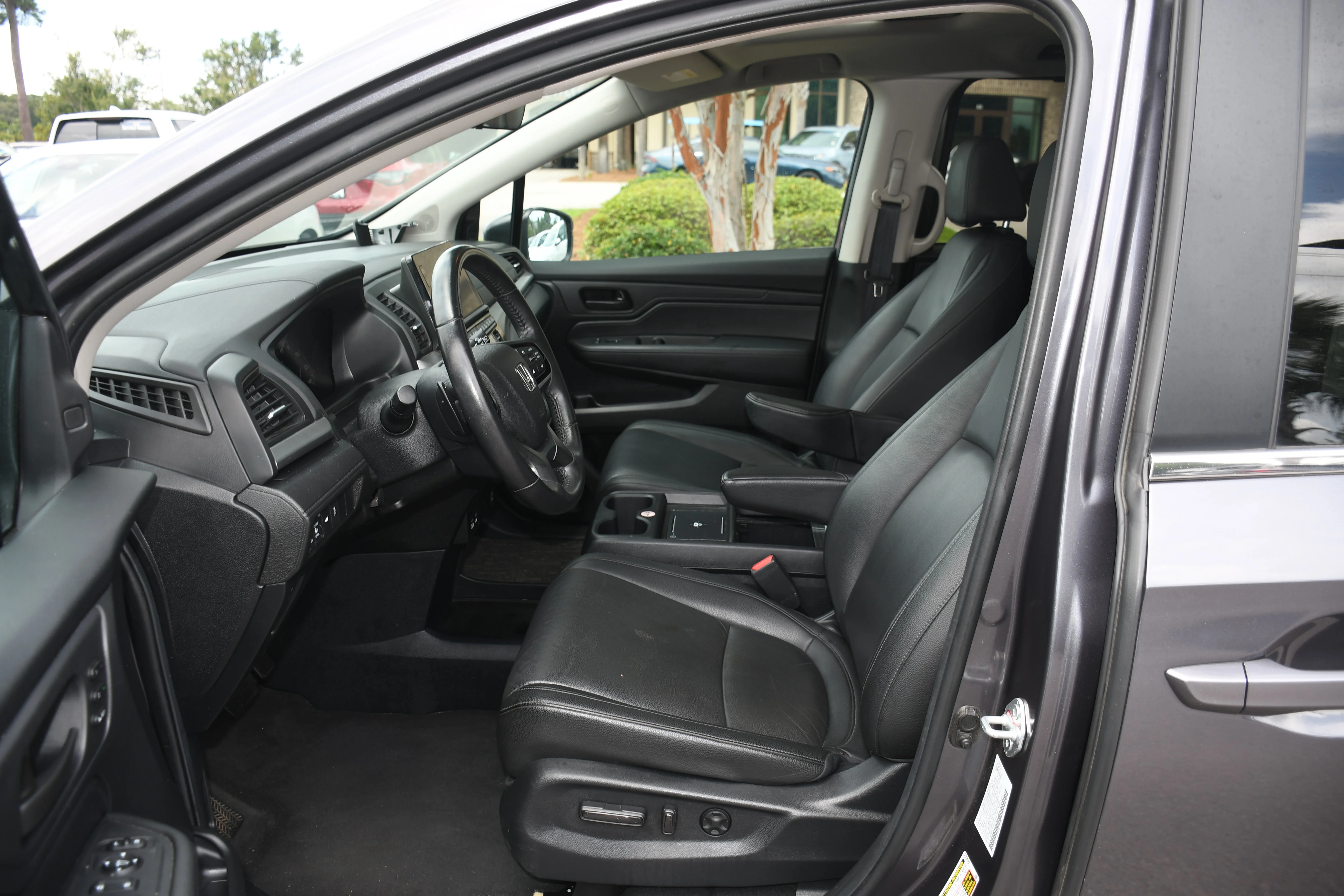 Used 2025  Honda EX-L image 8