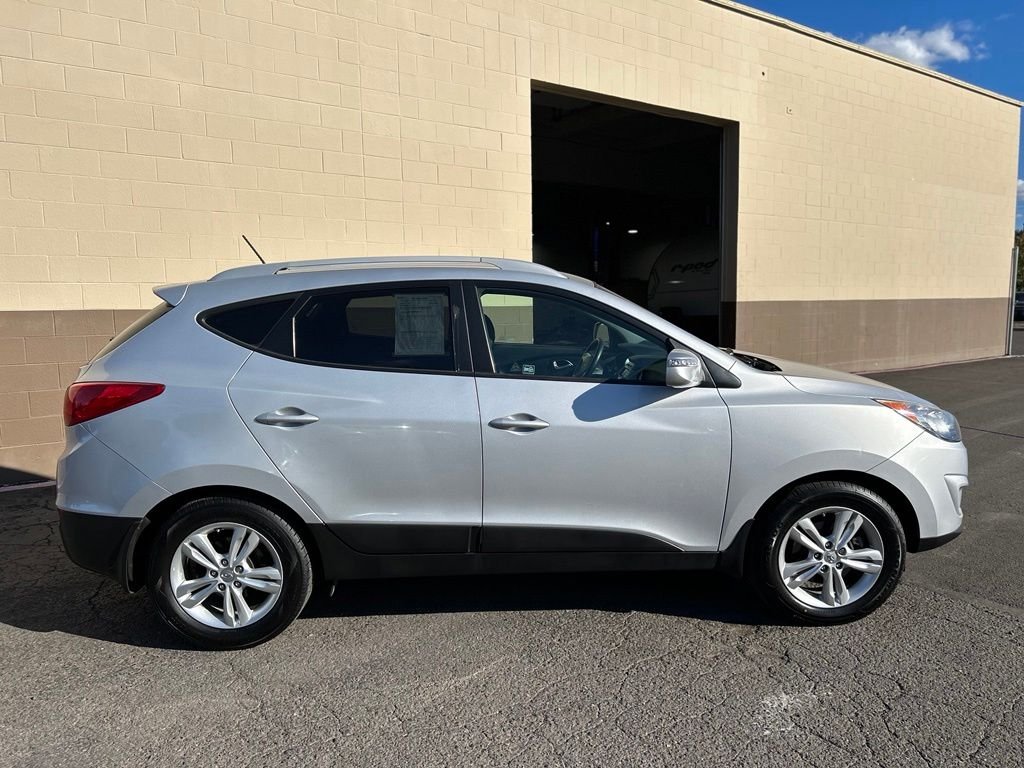 Used 2012 Diamond Silver Hyundai GLS image 3