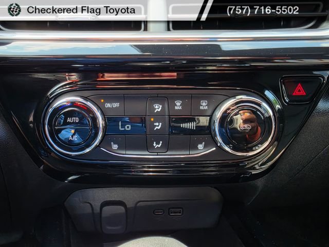 Used 2025 Summit White Chevrolet 2RS image 18