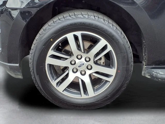 Used 2024 Black Ford Limited image 15