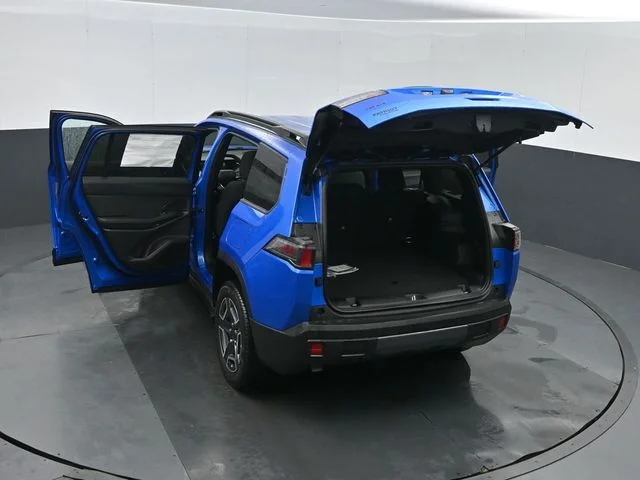 New 2026 Hydro Blue Pearl-Coat Exterior Paint Jeep Laredo image 53