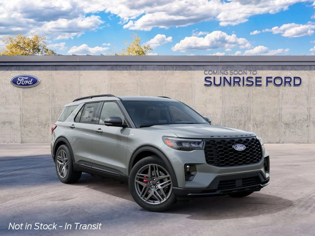 New 2027 Avalanche Gray Ford ST-Line image 4