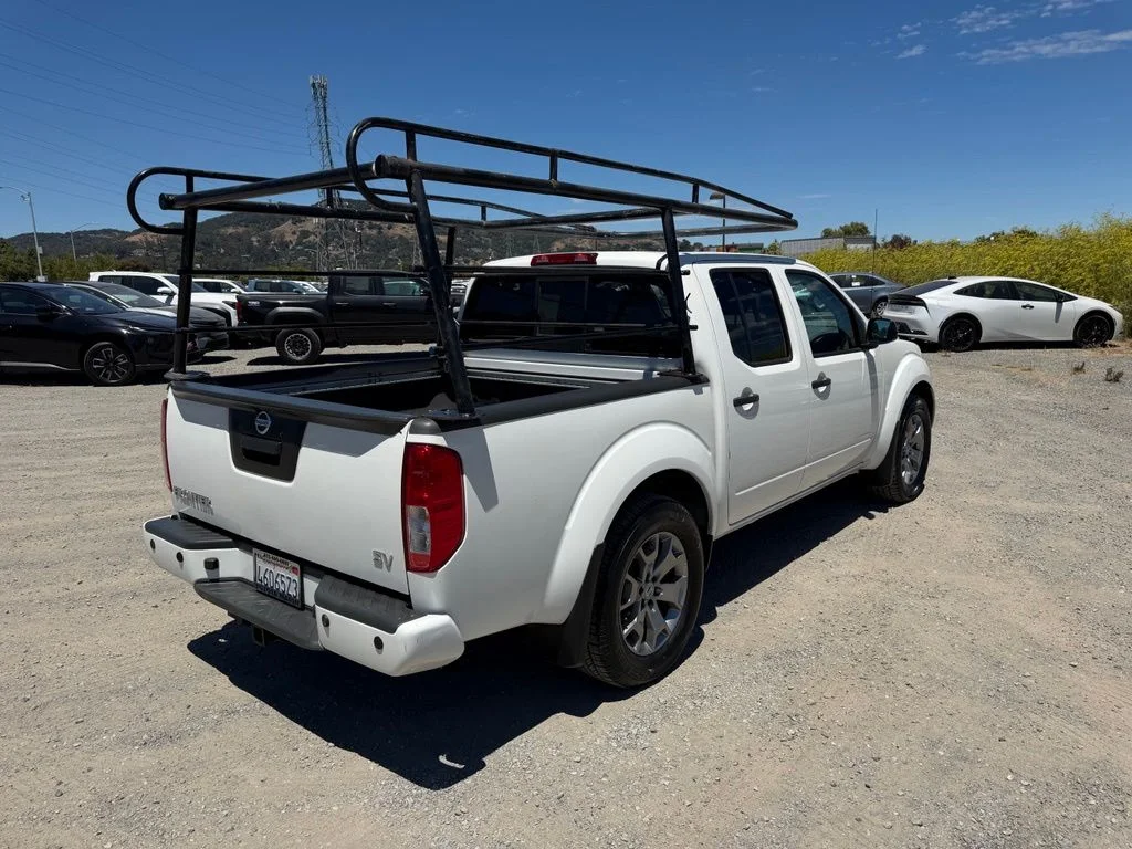 Used 2021 White Nissan SV image 3