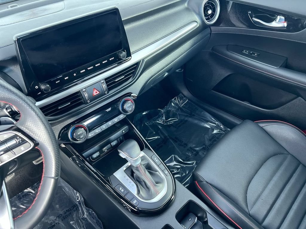 Used 2022 Black Kia GT image 19
