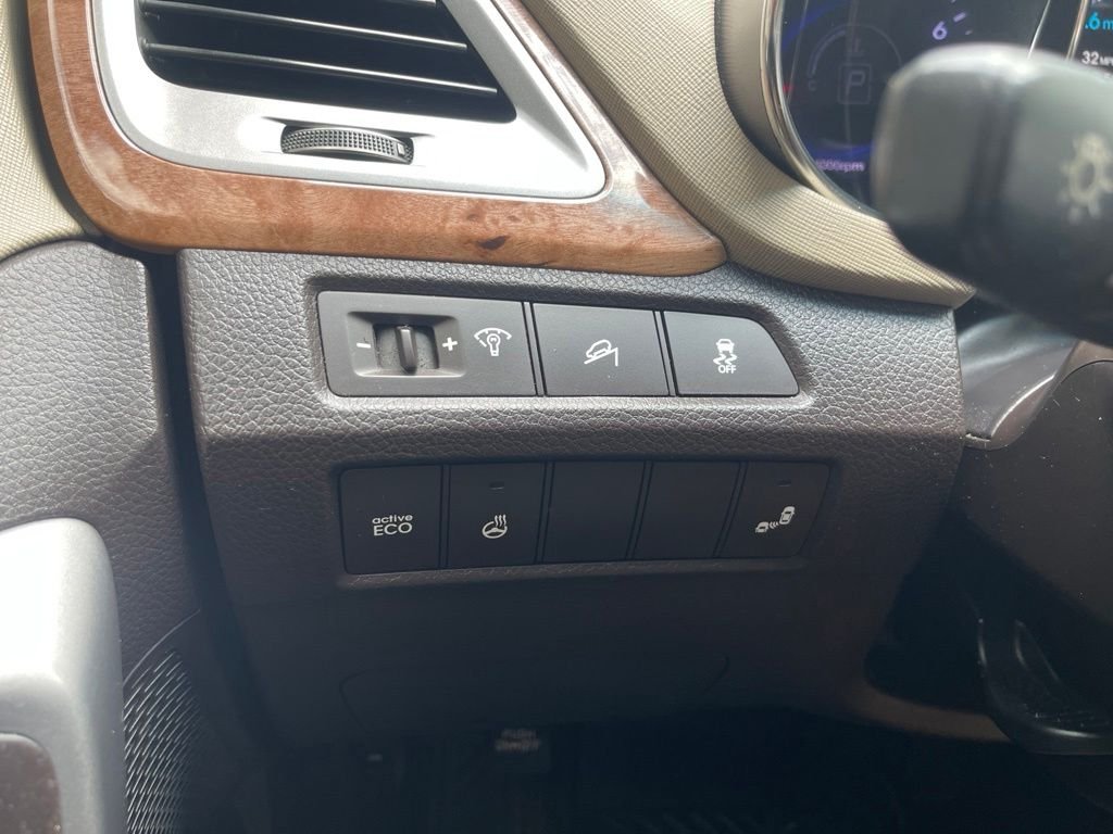 Used 2014 Brown Hyundai Base image 20