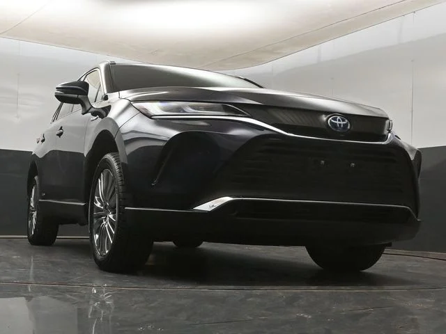 Certified Used 2021  Toyota Limited image 17