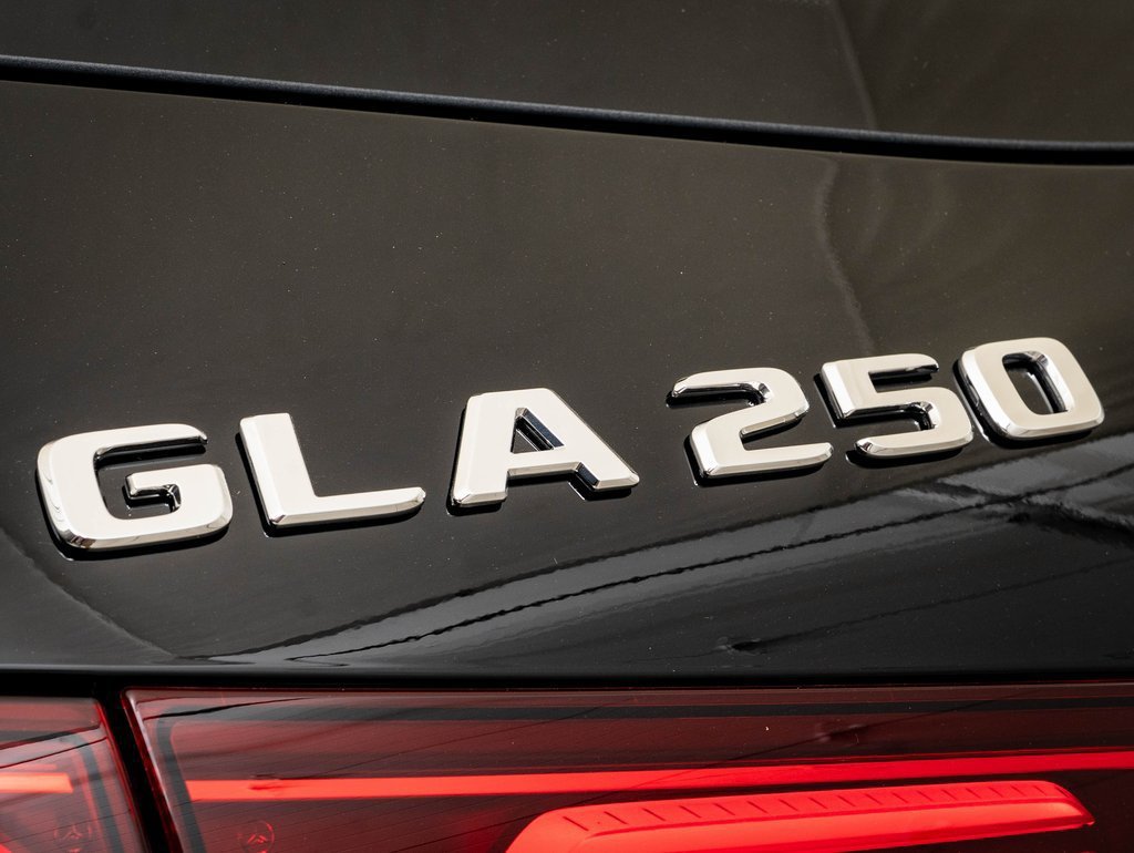 Used 2026 Night Black Mercedes-Benz GLA 250 image 16