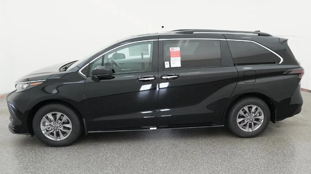 New 2026 Midnight Black Metallic Toyota XLE image 16