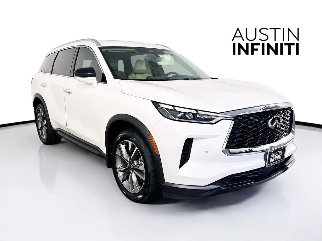 Certified Used 2025 Majestic INFINITI LUXE image 1