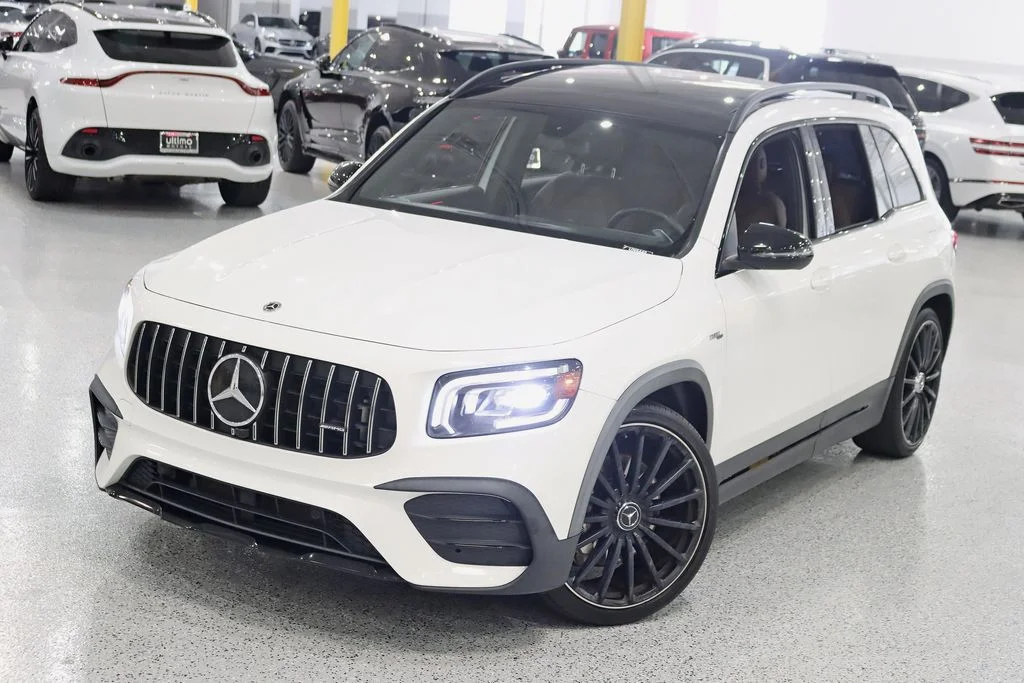 Used 2022  Mercedes-Benz GLB 35 AMG® image 5