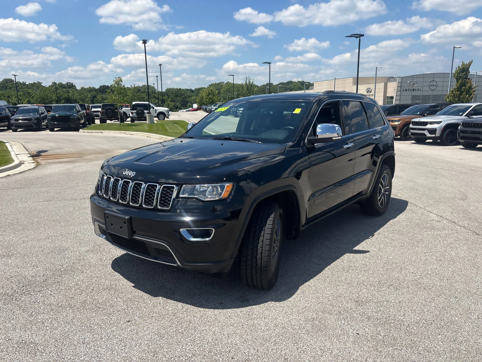 Used 2018 Diamond Black Crystal Pearlcoat Jeep Limited image 5