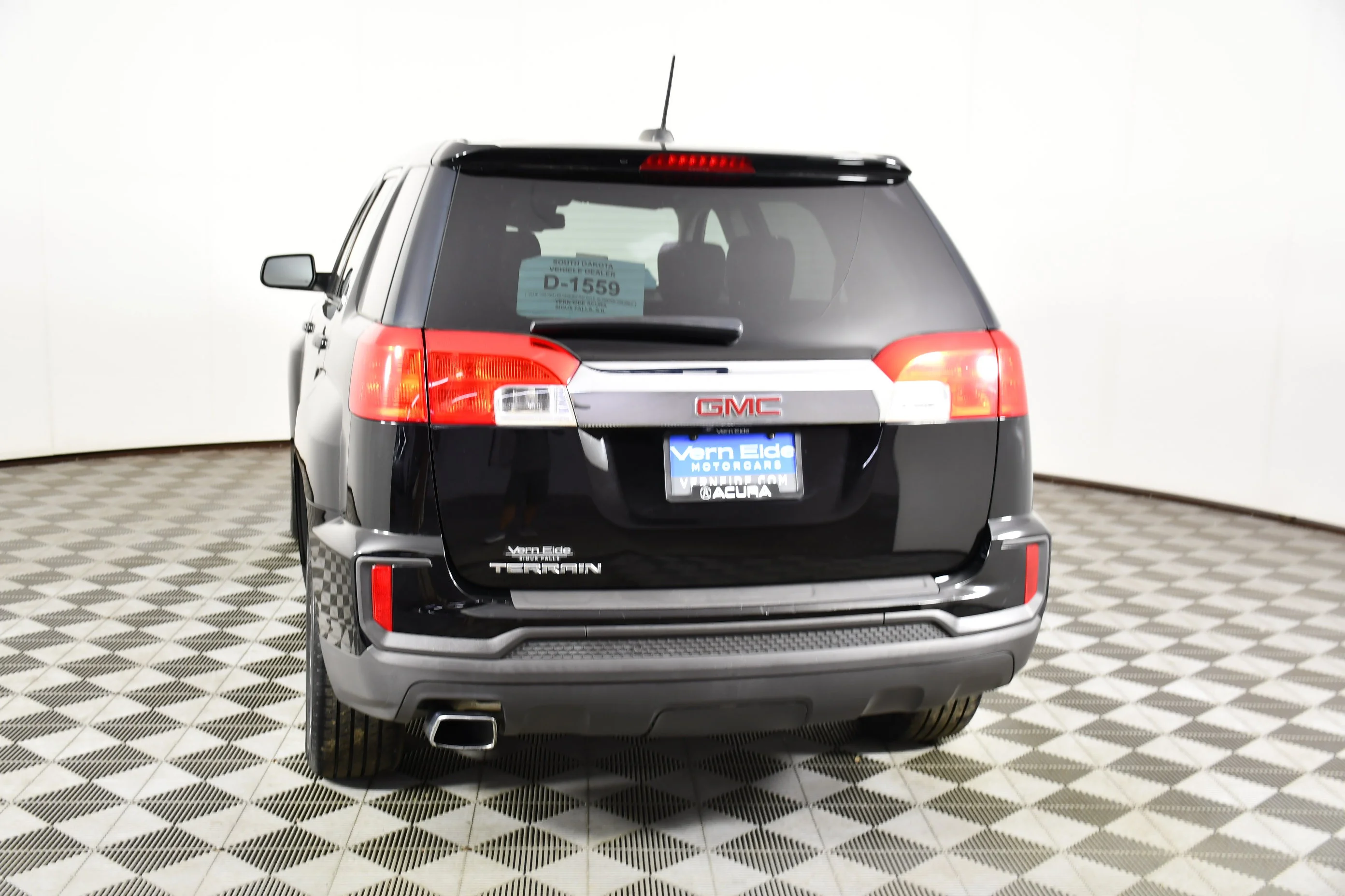 Used 2017 Onyx Black GMC SLE image 7