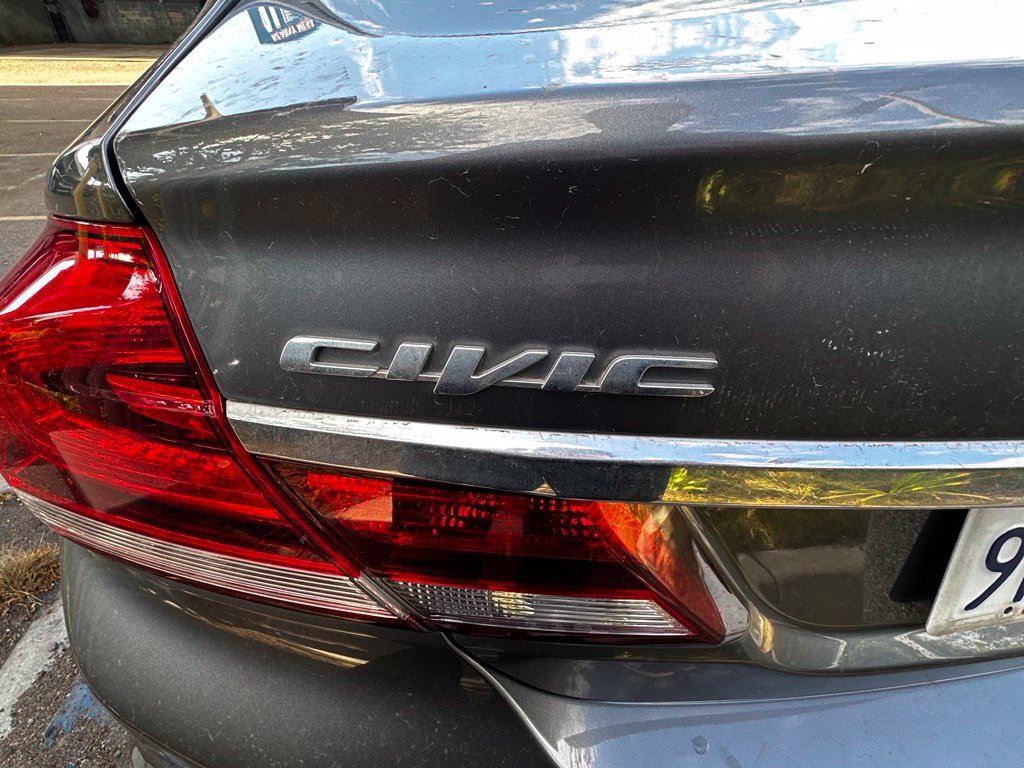 Used 2013  Honda LX image 25