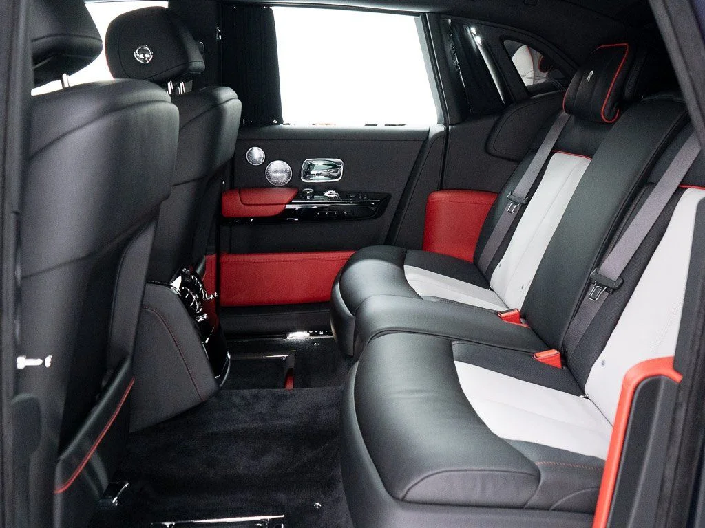 Used 2026 Black Diamond over Iguazu Blue Rolls-Royce  image 24